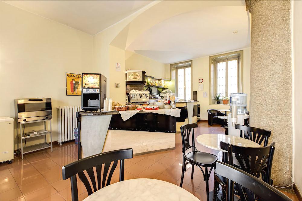 Hotel Minerva Milano Esterno foto