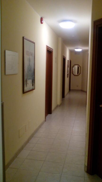 Hotel Minerva Milano Esterno foto
