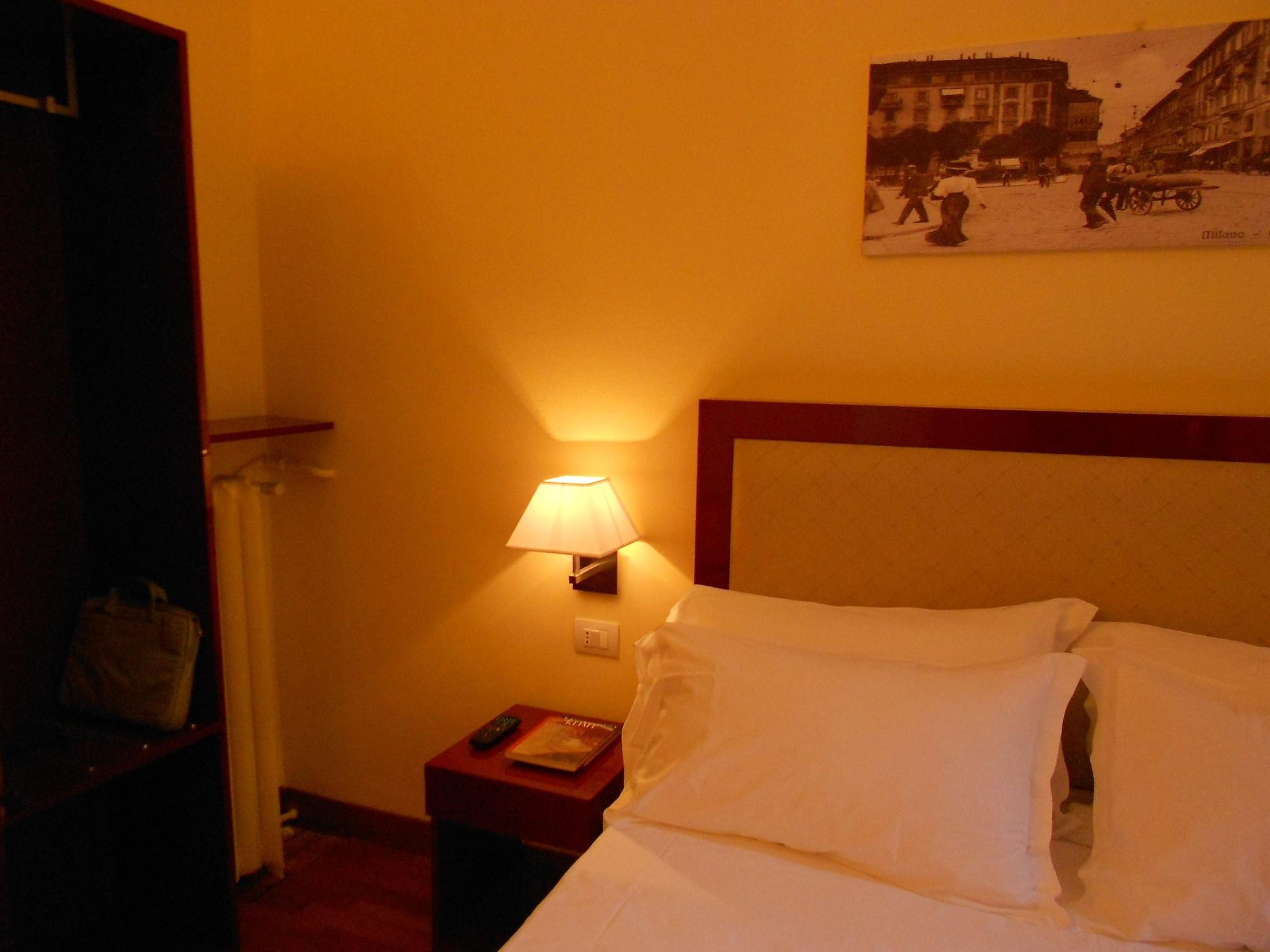 Hotel Minerva Milano Esterno foto
