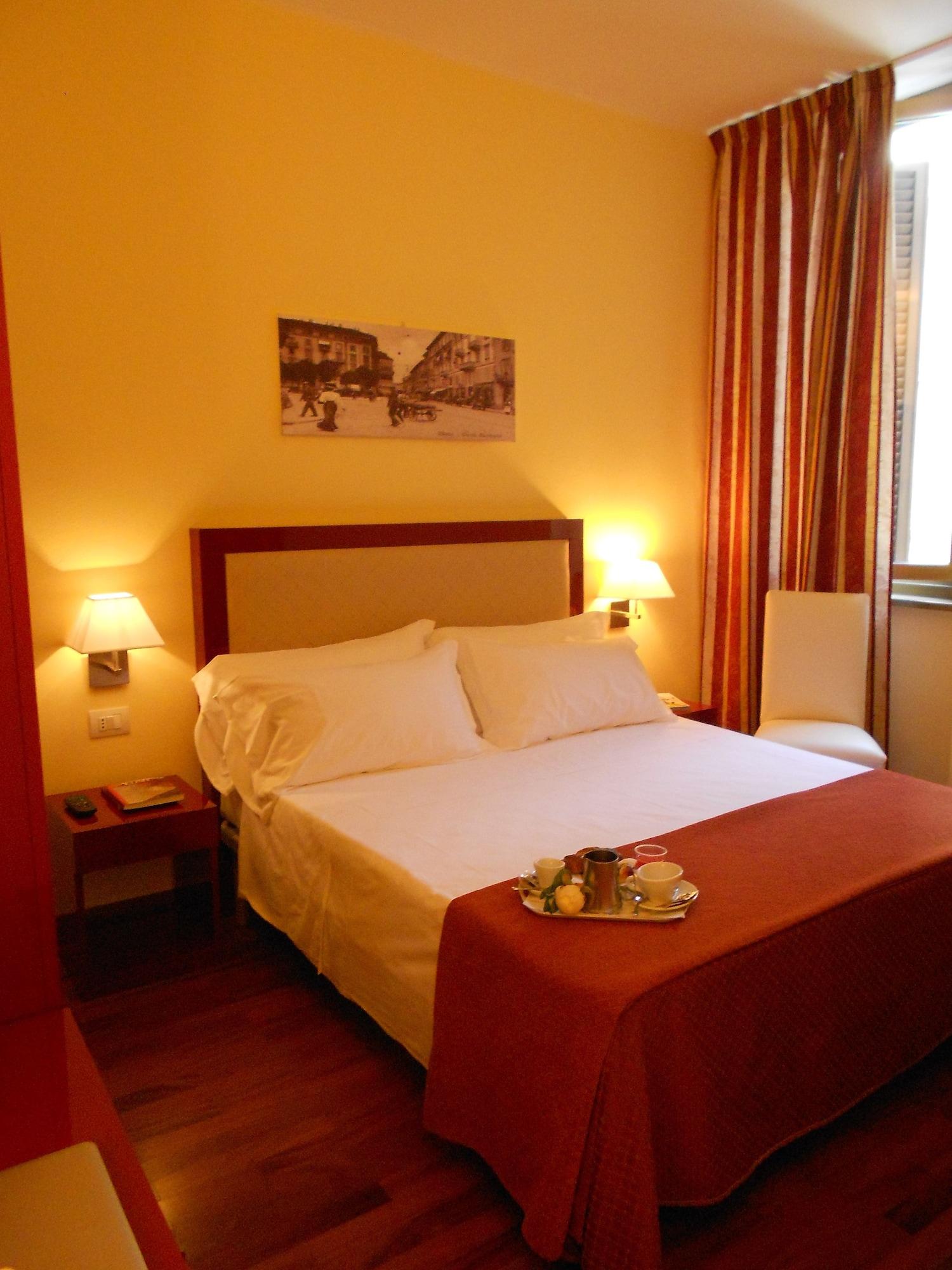 Hotel Minerva Milano Esterno foto