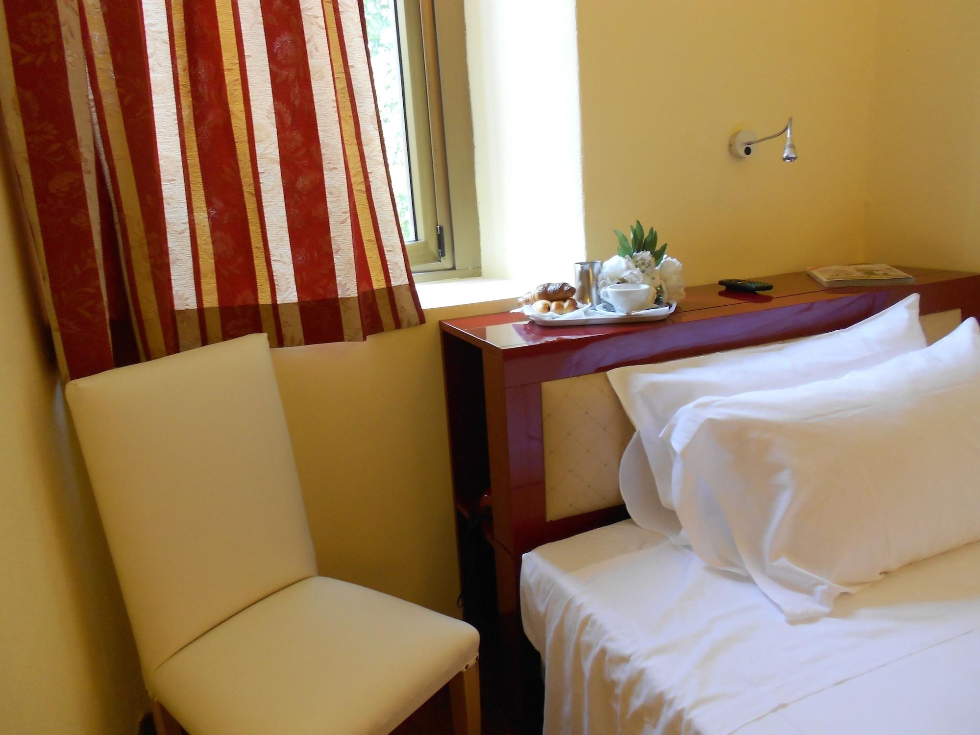 Hotel Minerva Milano Esterno foto