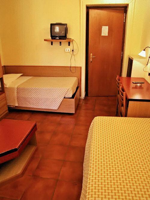 Hotel Minerva Milano Esterno foto