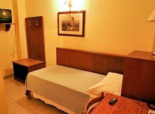 Hotel Minerva Milano Esterno foto